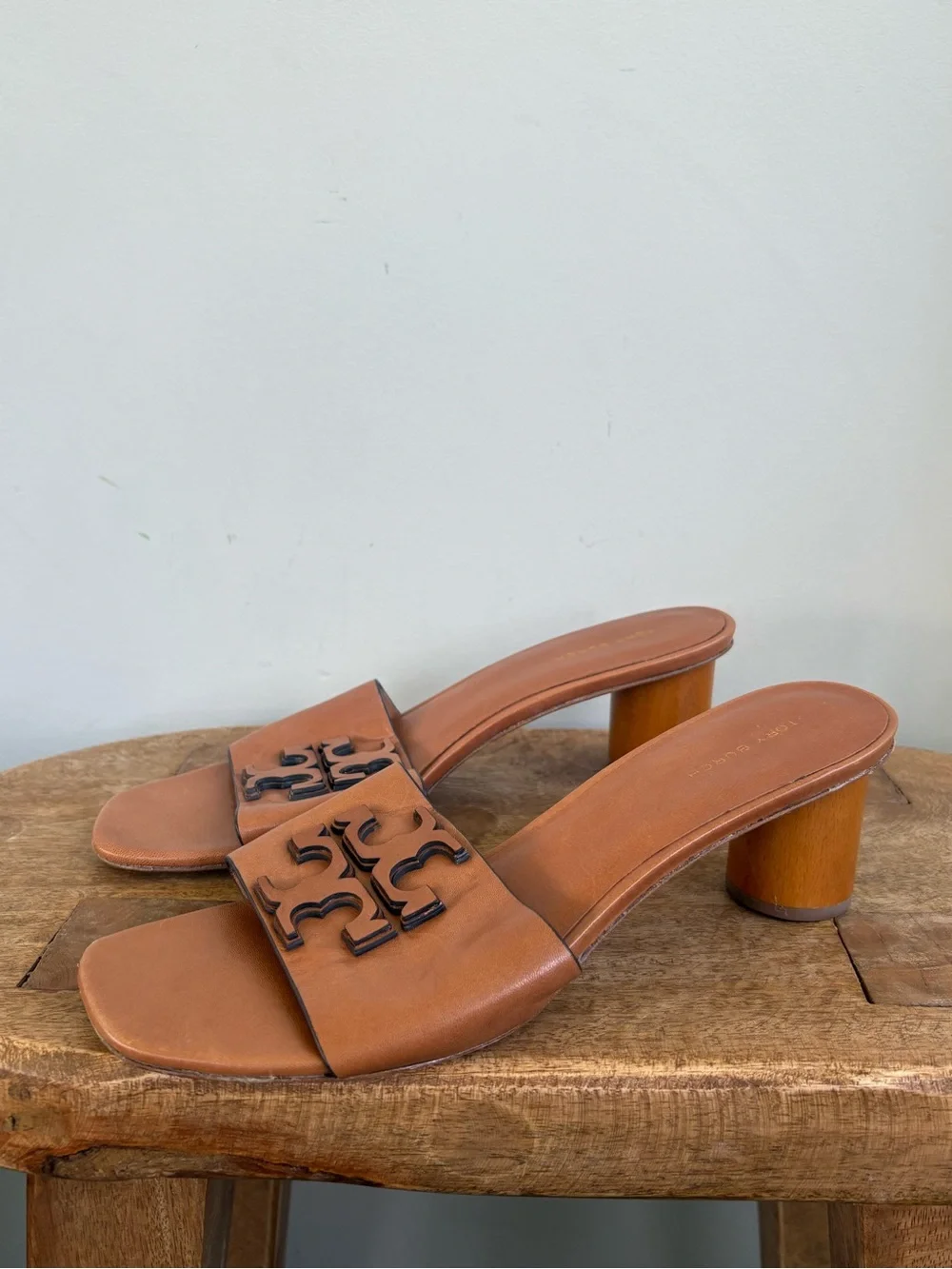 Tory Burch Ines Mule Sandals Tan Leather Logo Block Heel Size 8M
